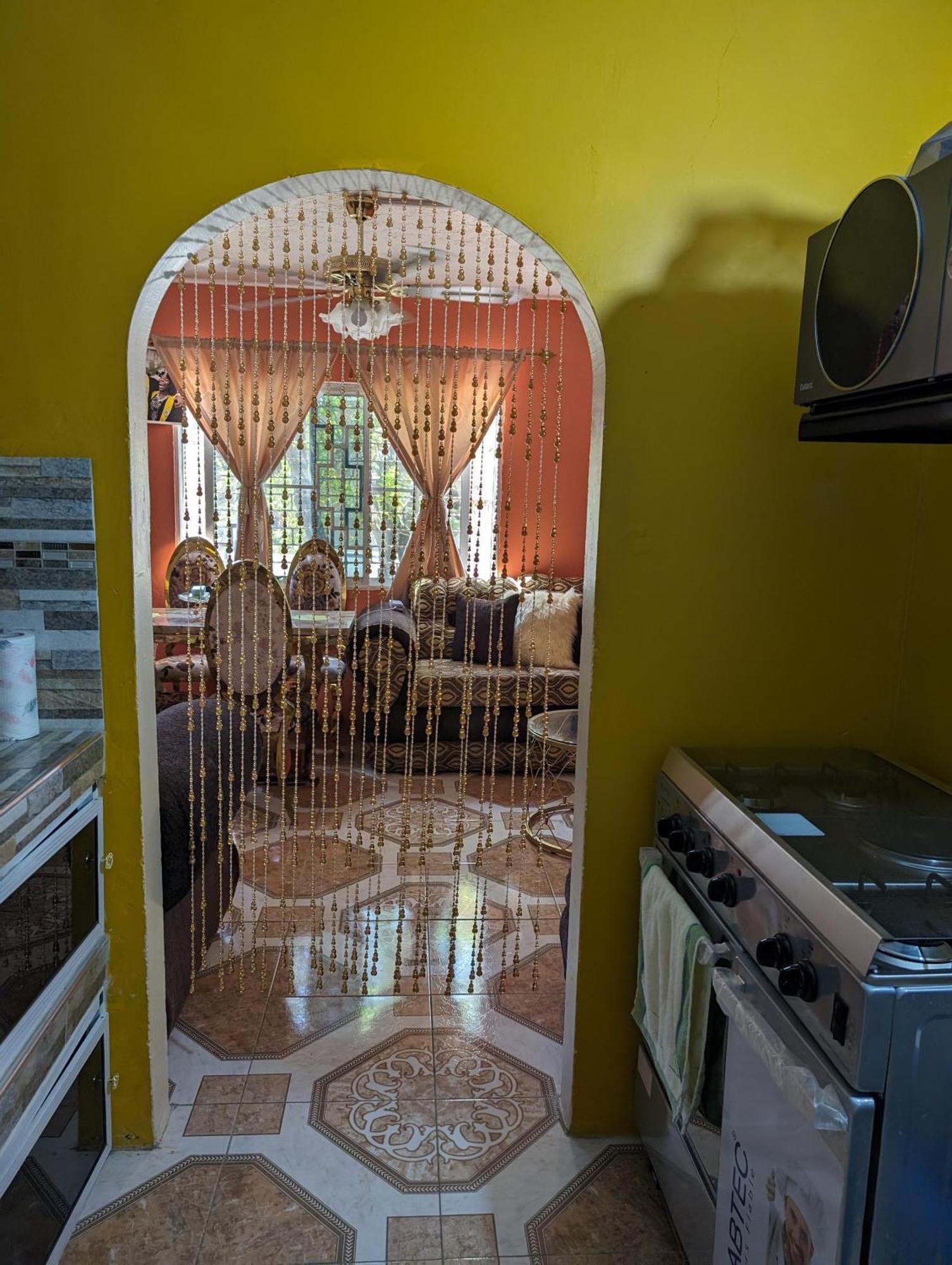 Immaculate 1-Bed Apartment In Kingston 14 ภายนอก รูปภาพ